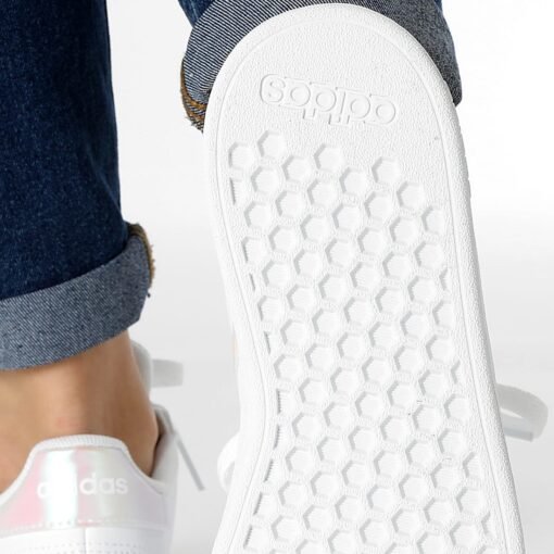 Chaussure Femme Grand Court 2 White Iridescent GY2326 https://mastersportdz.store original Algerie DZ