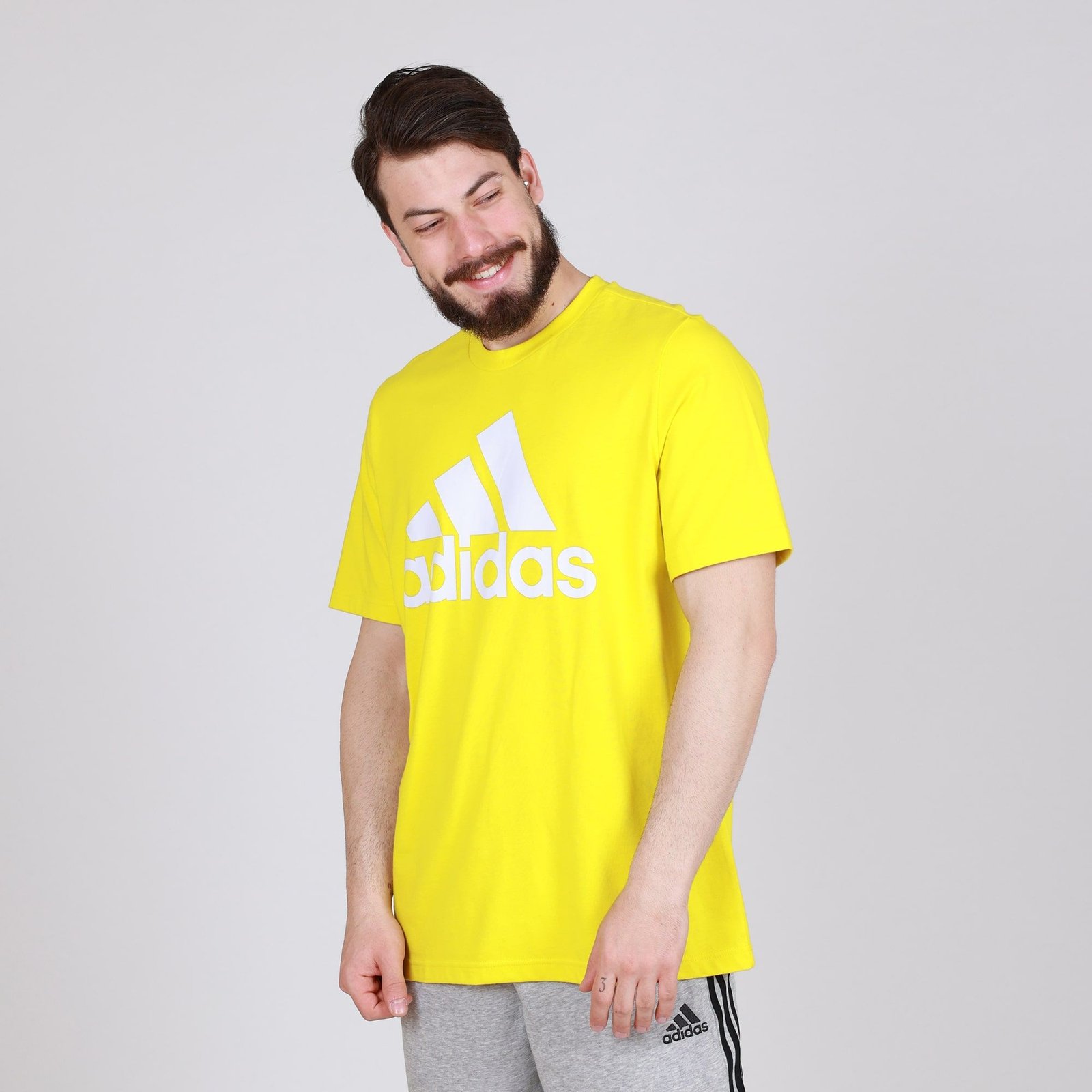 T shirt adidas jaune online