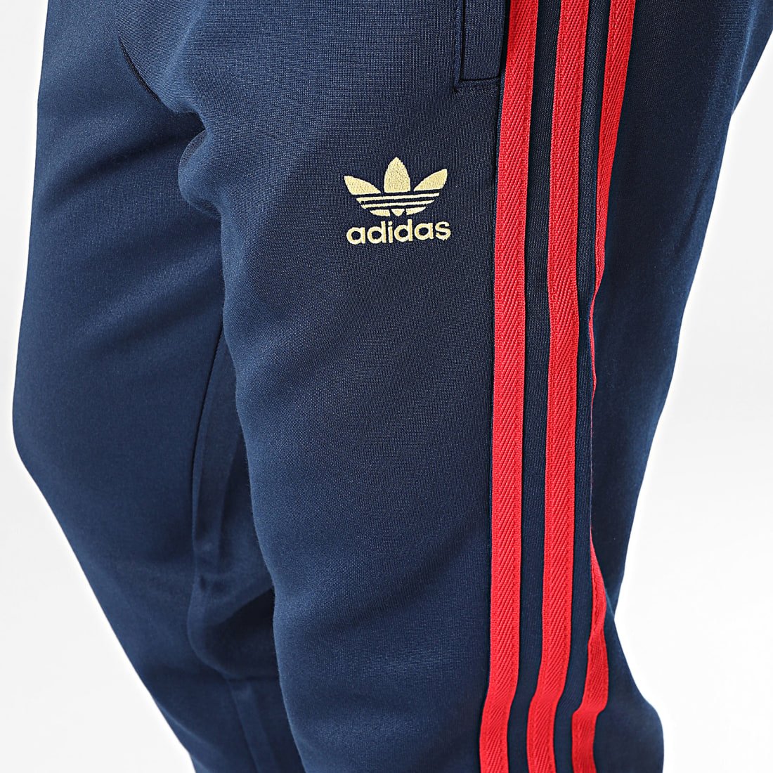 Ensemble Adidas SST pour Hommes IY9859 https://mastersportdz.store original Algerie DZ Ensemble Adidas SST pour Hommes IY9859 https://mastersportdz.store original Algerie DZ