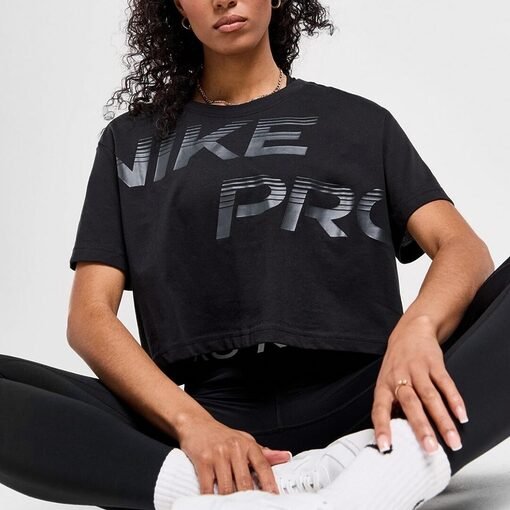 T-Shirt Nike Dri-FIT Graphic pour Femme FQ4985-010 https://mastersportdz.store original Algerie DZ