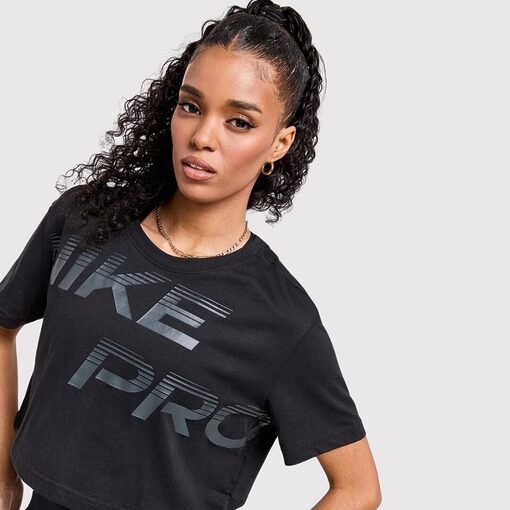 T-Shirt Nike Dri-FIT Graphic pour Femme FQ4985-010 https://mastersportdz.store original Algerie DZ