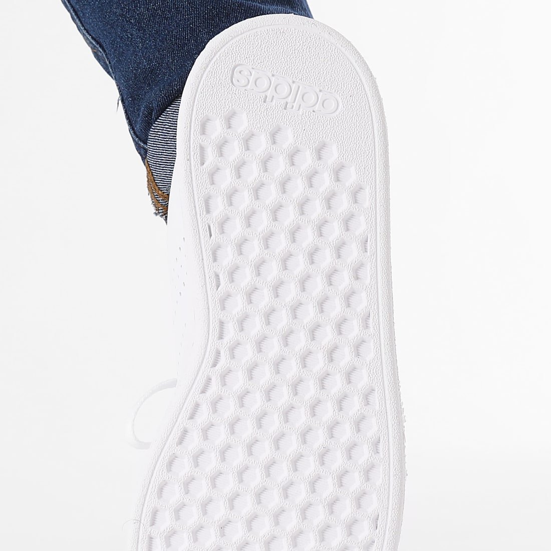 Chaussure Adidas Advantage Base 2.0 ID3886 https://mastersportdz.store original Algerie DZ Chaussure Adidas Advantage Base 2.0 ID3886 https://mastersportdz.store original Algerie DZ