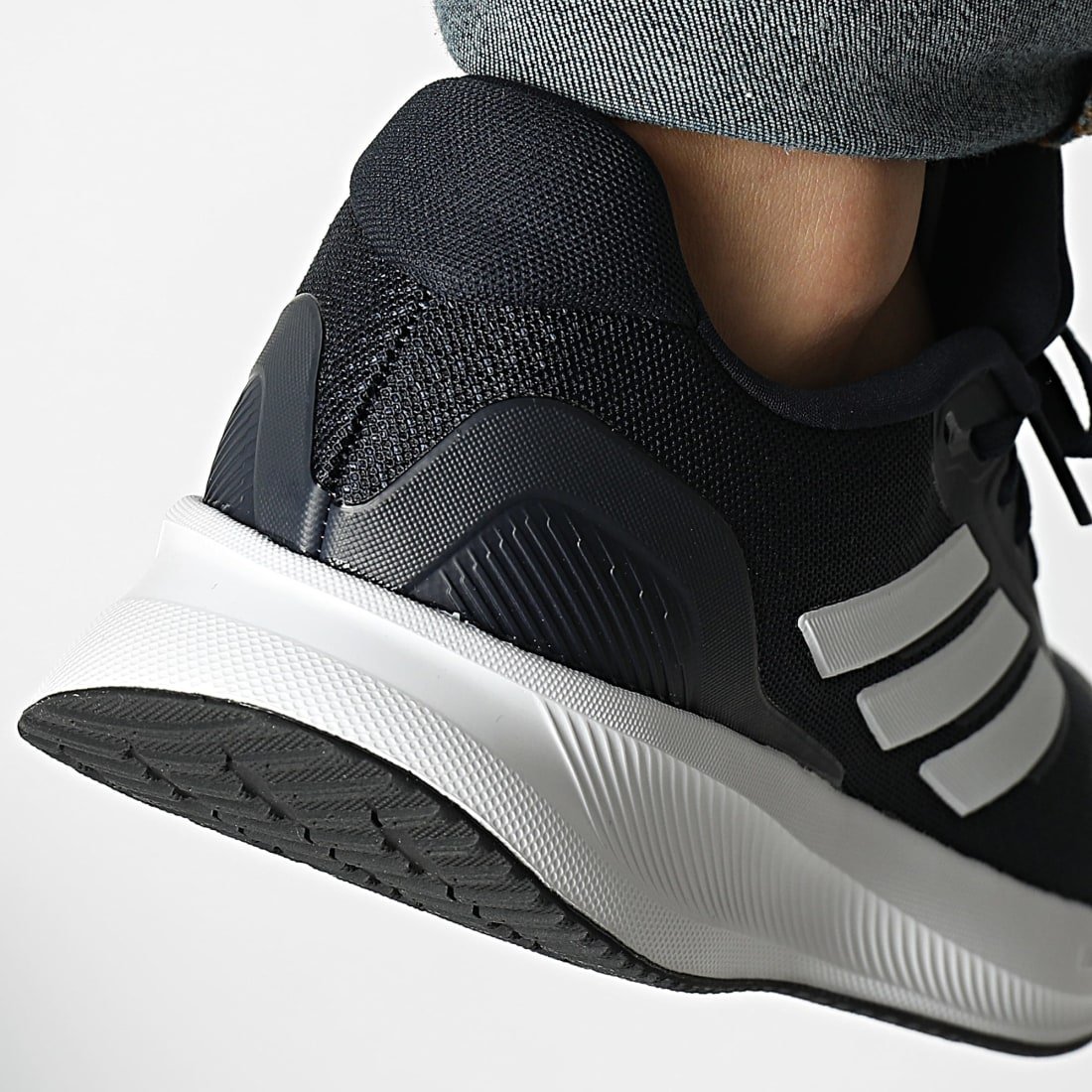 Chaussure Running Adidas Runfalcon 5 IE8809 https://mastersportdz.store original Algerie DZ Chaussure Running Adidas Runfalcon 5 IE8809 https://mastersportdz.store original Algerie DZ