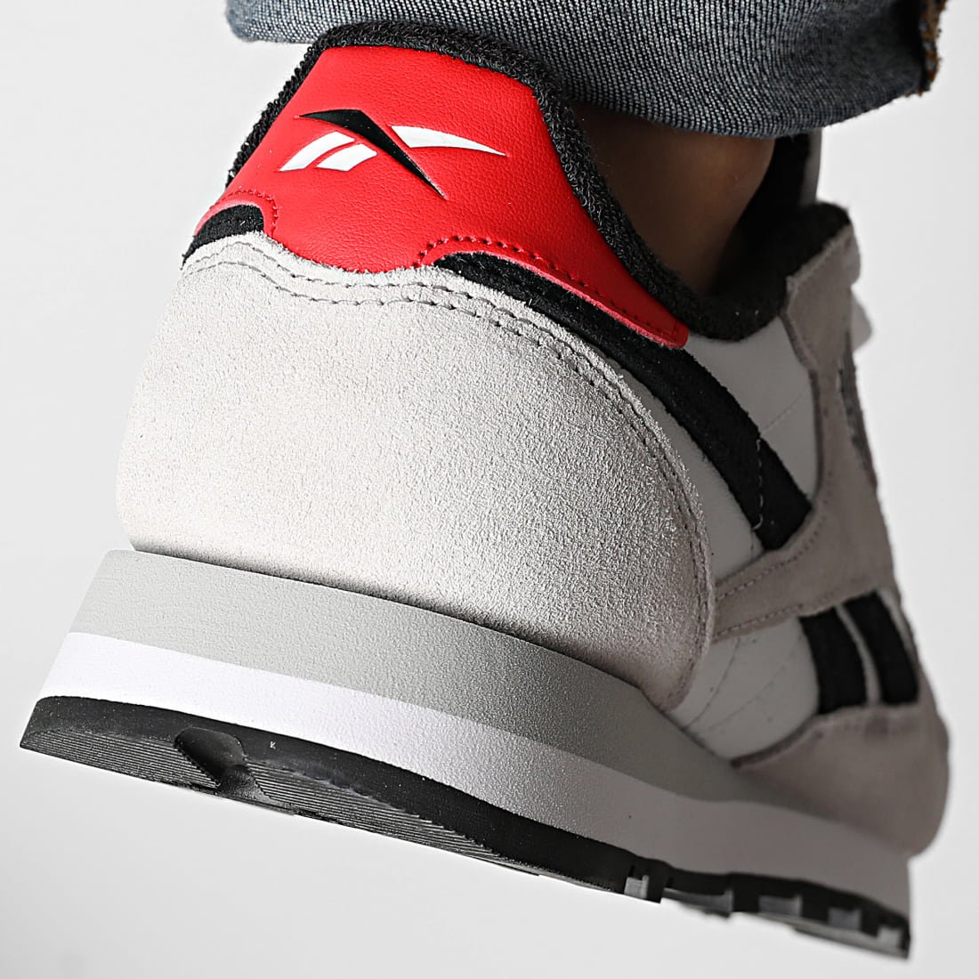 Basket Reebok Classic Leather Unisexe 100209513 https://mastersportdz.store original Algerie DZ Basket Reebok Classic Leather Unisexe 100209513 https://mastersportdz.store original Algerie DZ