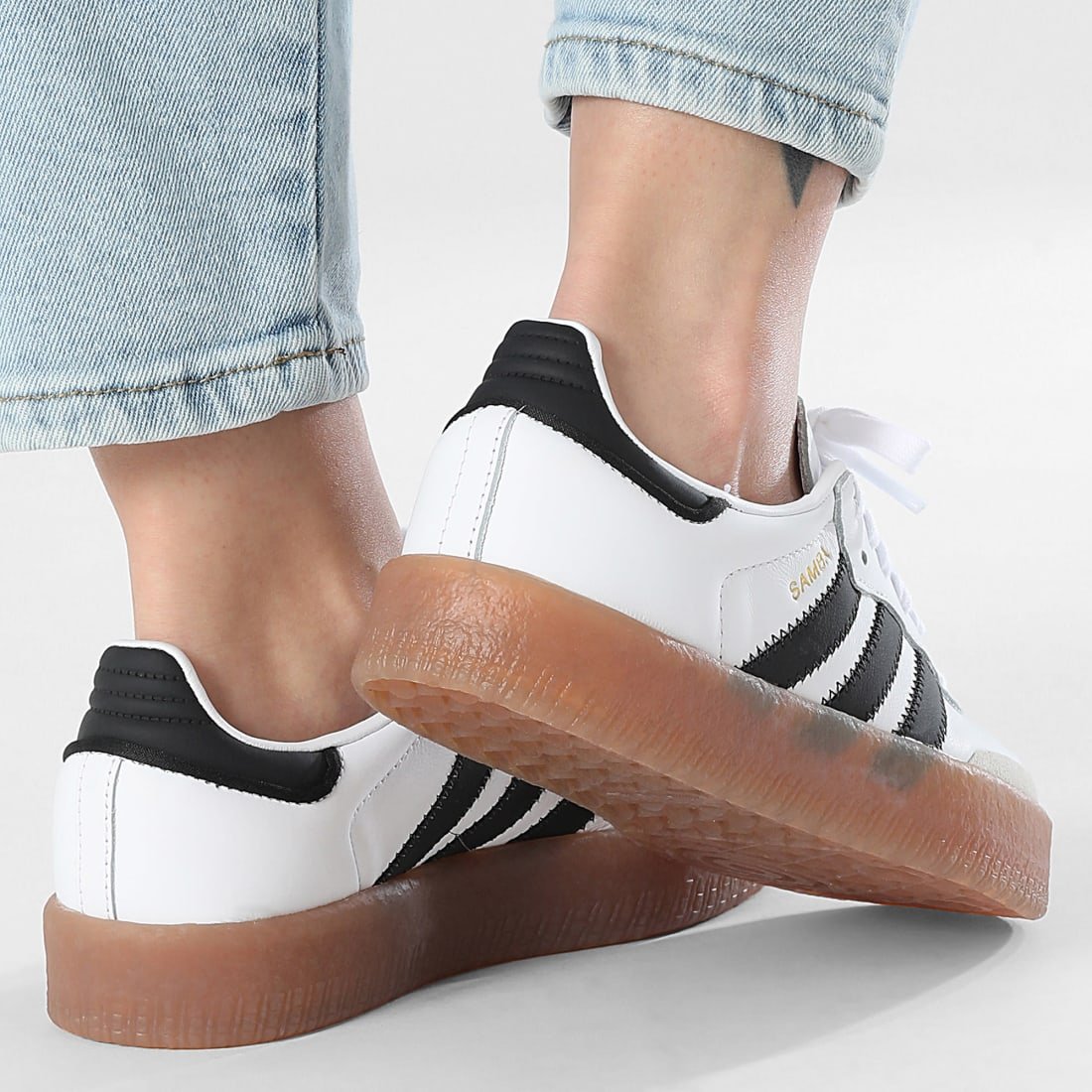 Chaussure Adidas Sambae JI1349 https://mastersportdz.store original Algerie DZ Chaussure Adidas Sambae JI1349 https://mastersportdz.store original Algerie DZ