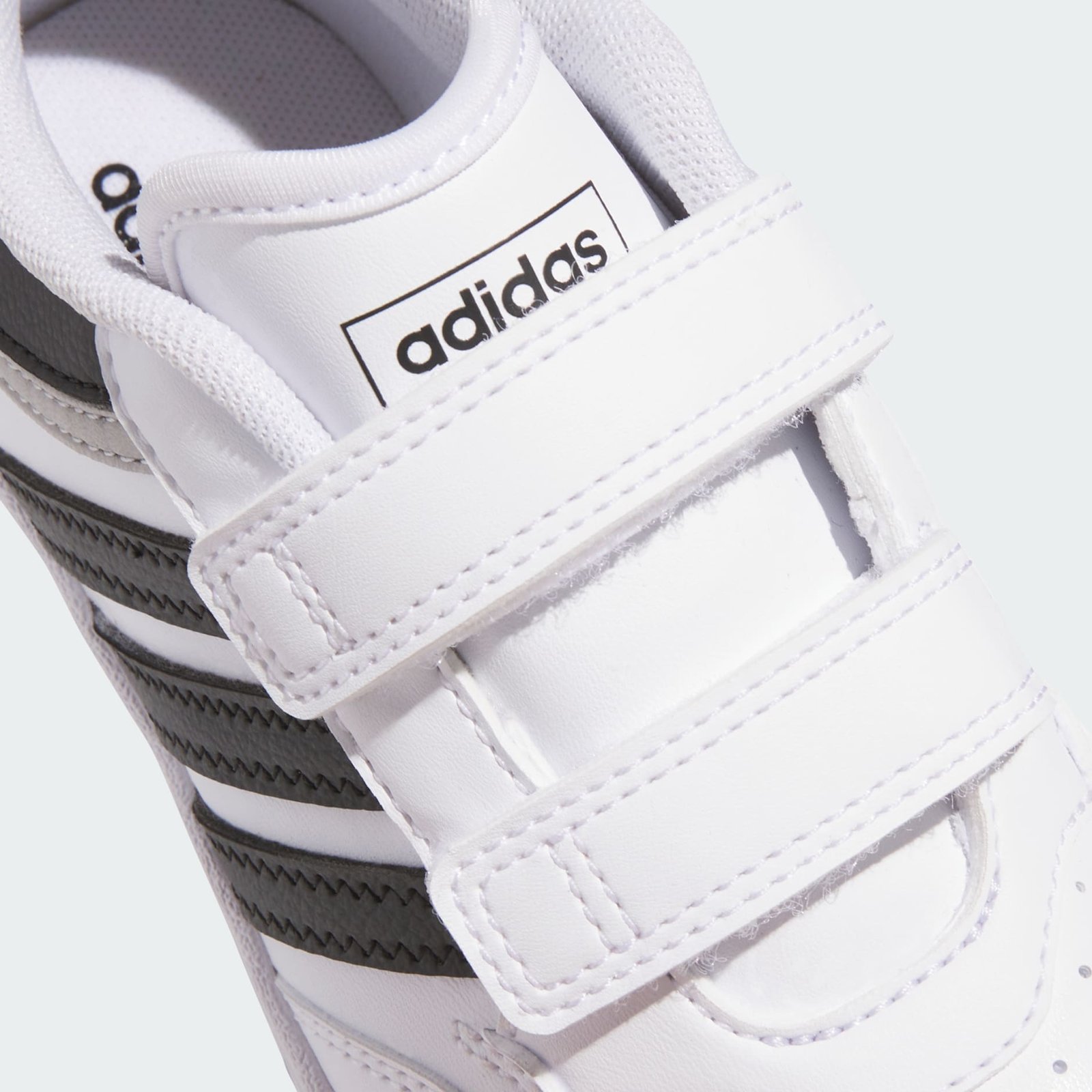 Chaussures Adidas Hoops 4.0 Enfant JI3482 https://mastersportdz.store original Algerie DZ Chaussures Adidas Hoops 4.0 Enfant JI3482 https://mastersportdz.store original Algerie DZ