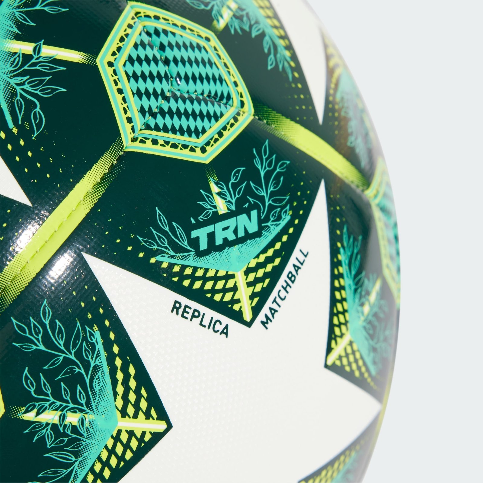 Ballon de football Adidas UEFA Champions League Training 24/25 JH1281 https://mastersportdz.store original Algerie DZ Ballon de football Adidas UEFA Champions League Training 24/25 JH1281 https://mastersportdz.store original Algerie DZ