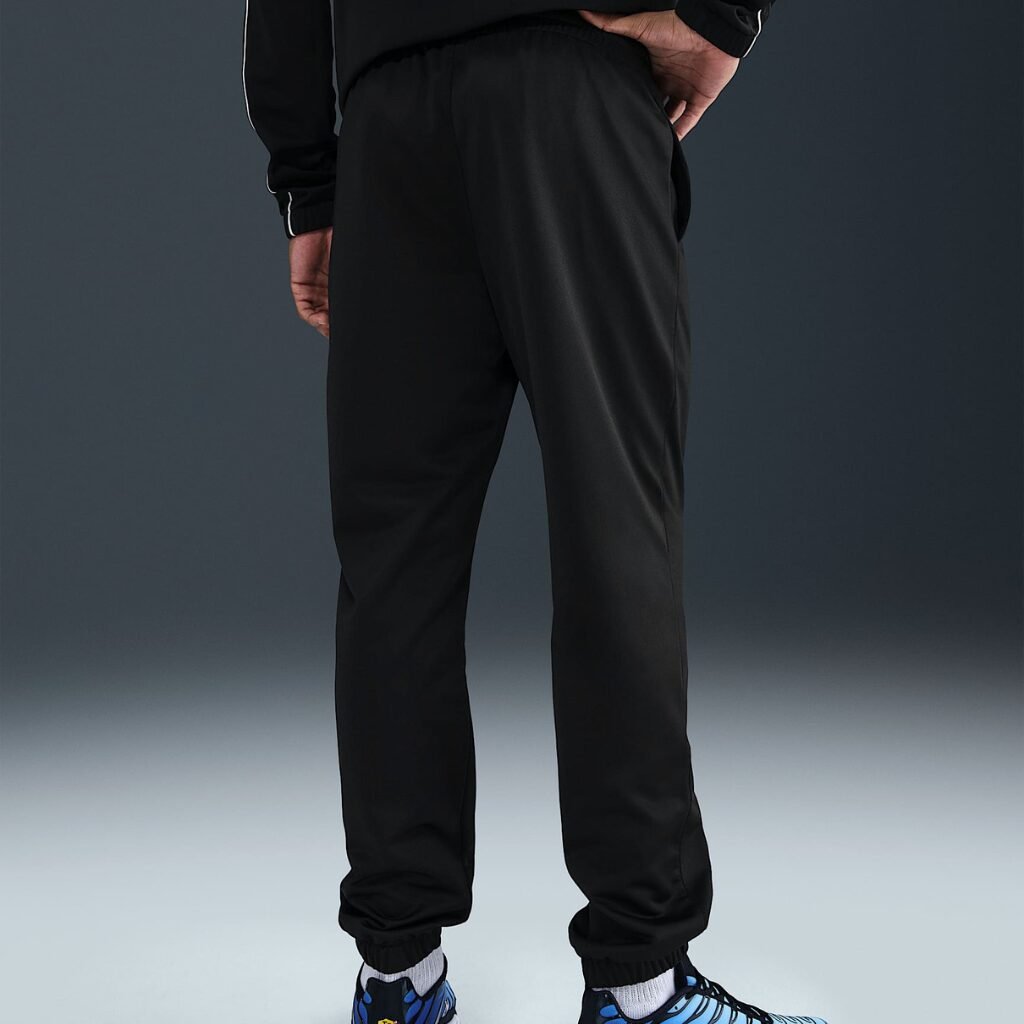 Ensemble de Survêtement Nike Sportswear Club HV1444-010 https://mastersportdz.store original Algerie DZ Ensemble de Survêtement Nike Sportswear Club HV1444-010 https://mastersportdz.store original Algerie DZ
