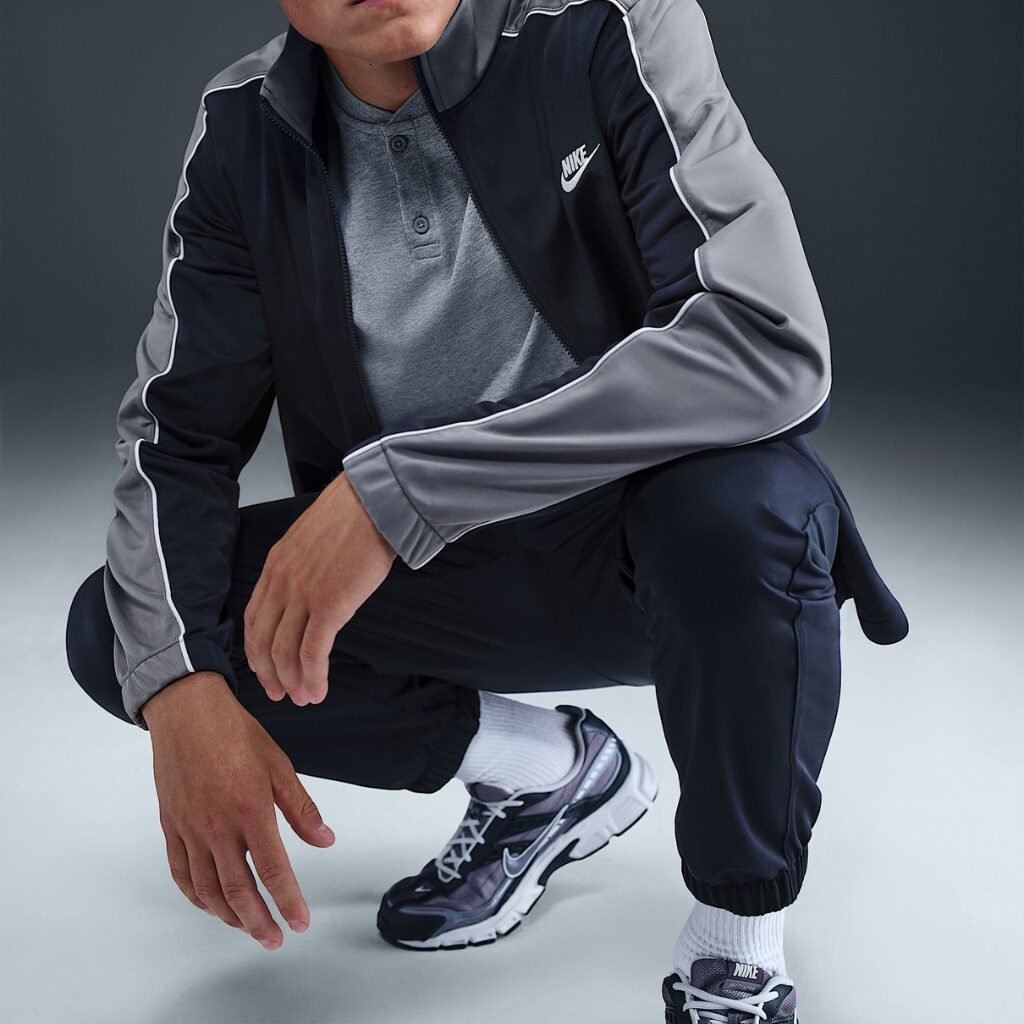 Ensemble de Survêtement Nike Sportswear Club HV1444-010 https://mastersportdz.store original Algerie DZ Ensemble de Survêtement Nike Sportswear Club HV1444-010 https://mastersportdz.store original Algerie DZ