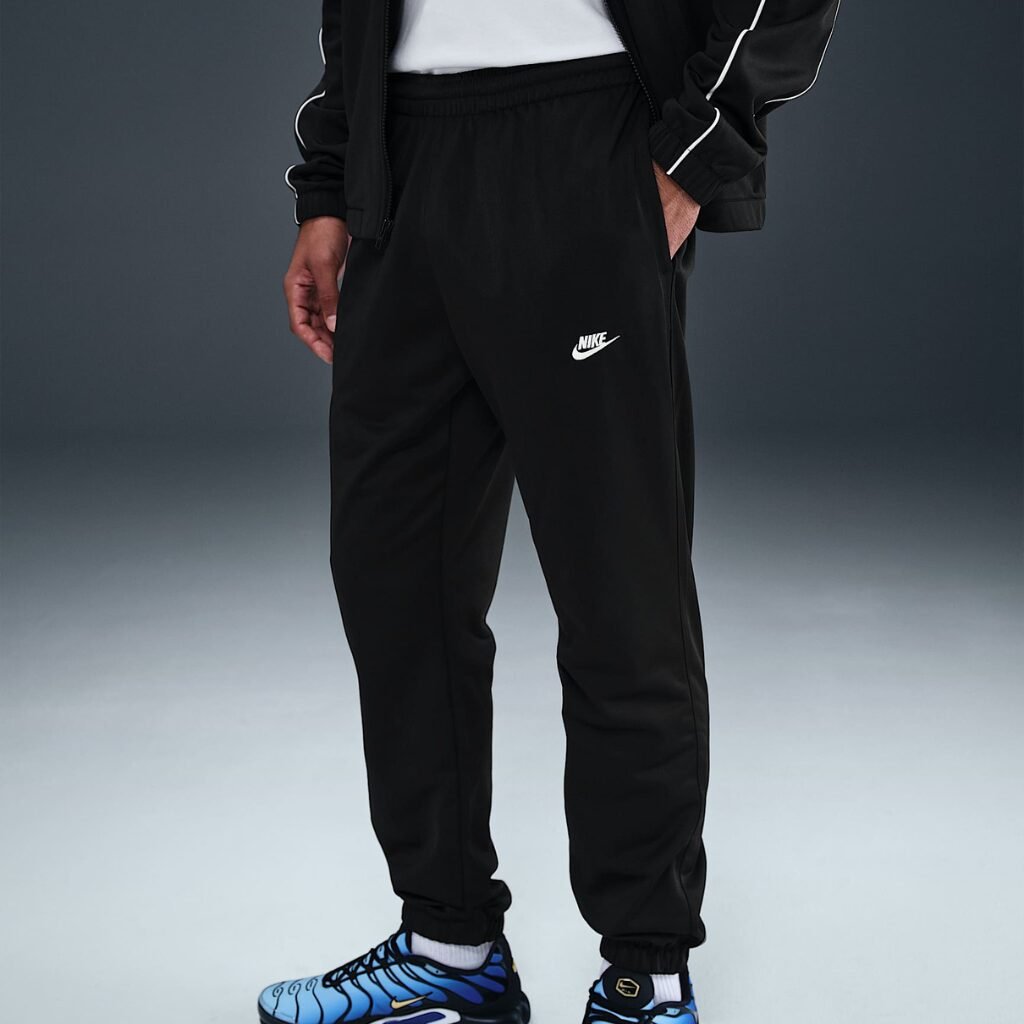 Ensemble de Survêtement Nike Sportswear Club HV1444-010 https://mastersportdz.store original Algerie DZ Ensemble de Survêtement Nike Sportswear Club HV1444-010 https://mastersportdz.store original Algerie DZ