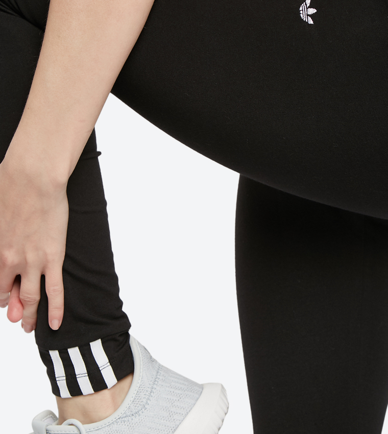 Leggings Adidas Adicolor Trefoil DU7196 https://mastersportdz.store original Algerie DZ Leggings Adidas Adicolor Trefoil DU7196 https://mastersportdz.store original Algerie DZ