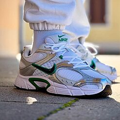 Baskets Nike V5 RNR HJ5228-100 https://mastersportdz.store original Algerie DZ Baskets Nike V5 RNR HJ5228-100 https://mastersportdz.store original Algerie DZ