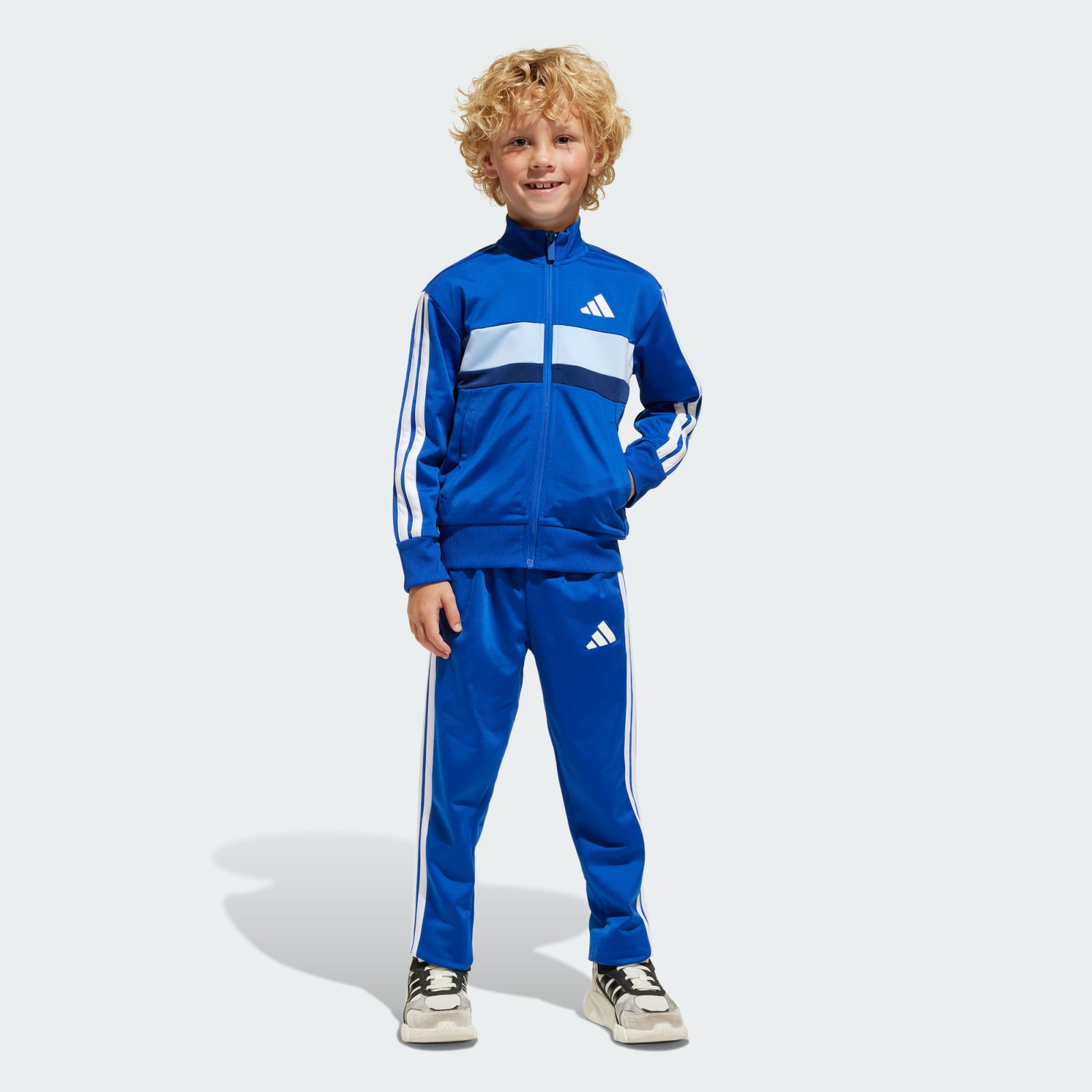 Ensemble de Survêtement Adidas Tiberio 3 Bandes Enfant JC7512 https://mastersportdz.store original Algerie DZ Ensemble de Survêtement Adidas Tiberio 3 Bandes Enfant JC7512 https://mastersportdz.store original Algerie DZ