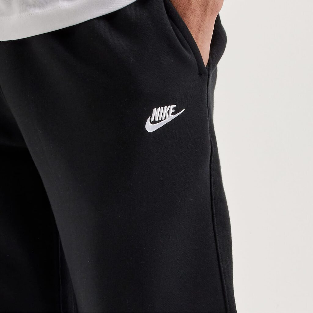Ensemble de survêtement jogging Nike Sportswear Club FN3868-010 https://mastersportdz.store original Algerie DZ Ensemble de survêtement jogging Nike Sportswear Club FN3868-010 https://mastersportdz.store original Algerie DZ