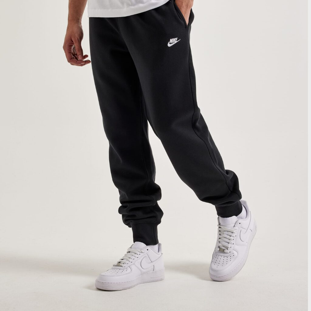 Ensemble de survêtement jogging Nike Sportswear Club FN3868-010 https://mastersportdz.store original Algerie DZ Ensemble de survêtement jogging Nike Sportswear Club FN3868-010 https://mastersportdz.store original Algerie DZ
