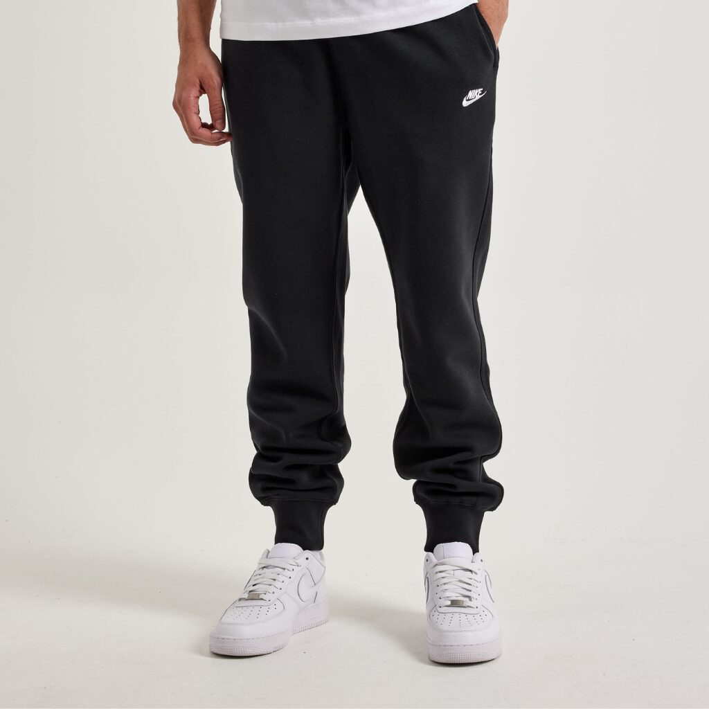 Ensemble de survêtement jogging Nike Sportswear Club FN3868-010 https://mastersportdz.store original Algerie DZ Ensemble de survêtement jogging Nike Sportswear Club FN3868-010 https://mastersportdz.store original Algerie DZ