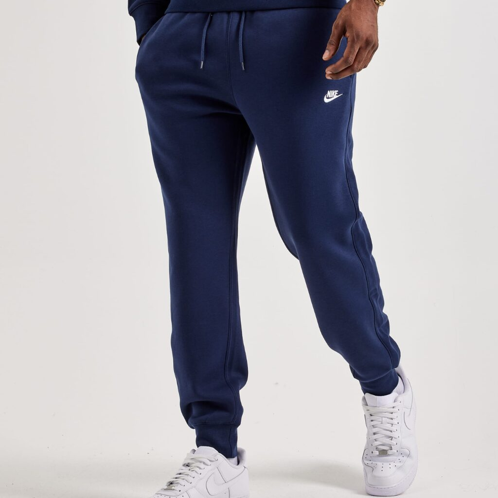Ensemble de survêtement jogging Nike Sportswear Club FN3868-451 https://mastersportdz.store original Algerie DZ Ensemble de survêtement jogging Nike Sportswear Club FN3868-451 https://mastersportdz.store original Algerie DZ
