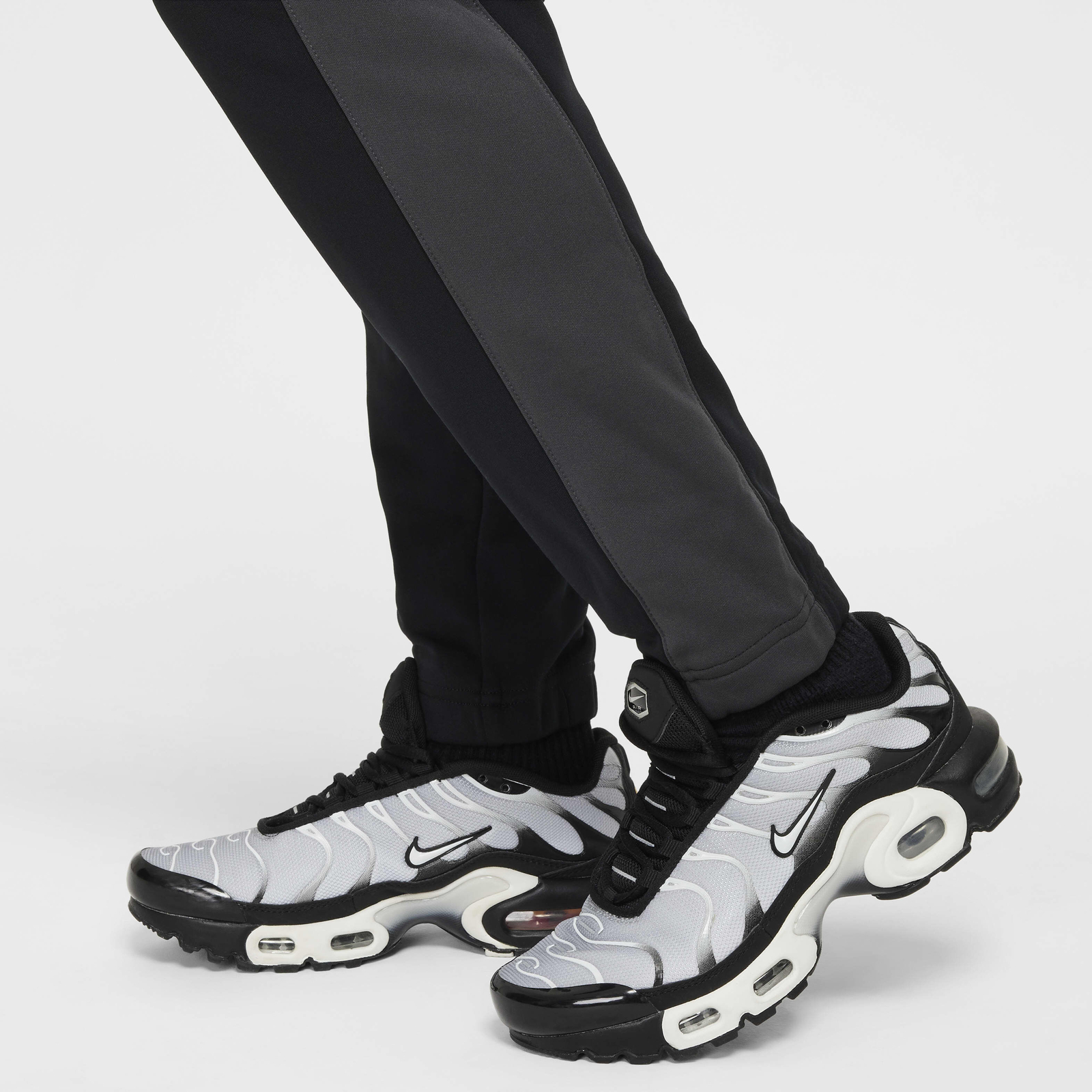 Ensemble de Survêtement Nike AIR FZ4952-010 https://mastersportdz.store original Algerie DZ Ensemble de Survêtement Nike AIR FZ4952-010 https://mastersportdz.store original Algerie DZ