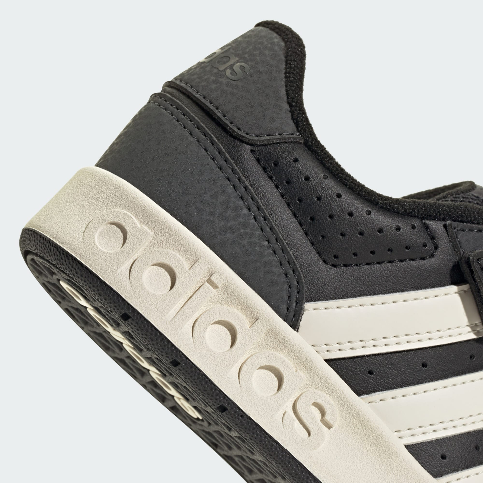 Basket Adidas Breakbase Enfant JR0204 https://mastersportdz.store original Algerie DZ Basket Adidas Breakbase Enfant JR0204 https://mastersportdz.store original Algerie DZ