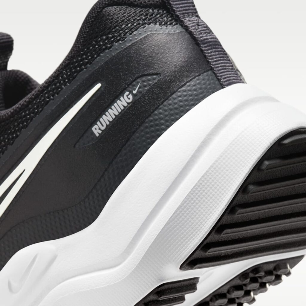 Basket Nike Cosmic Runner HM4402-003 https://mastersportdz.store original Algerie DZ Basket Nike Cosmic Runner HM4402-003 https://mastersportdz.store original Algerie DZ