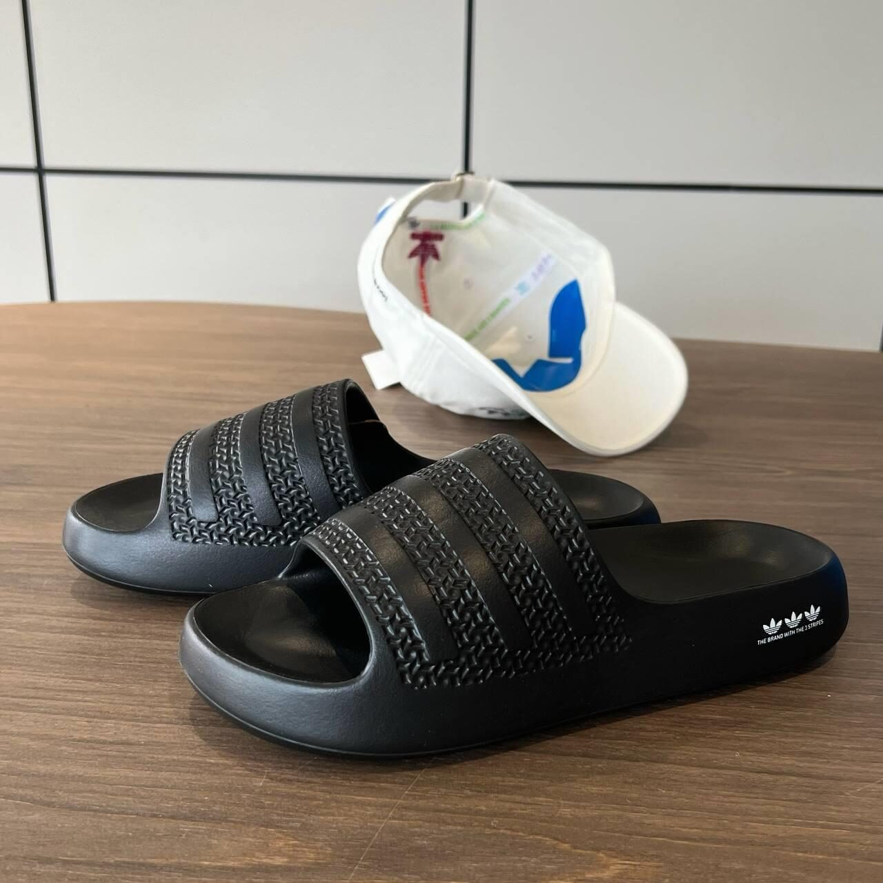 Claquette Adidas Adilette Ayoon GX1979 https://mastersportdz.store original Algerie DZ Claquette Adidas Adilette Ayoon GX1979 https://mastersportdz.store original Algerie DZ