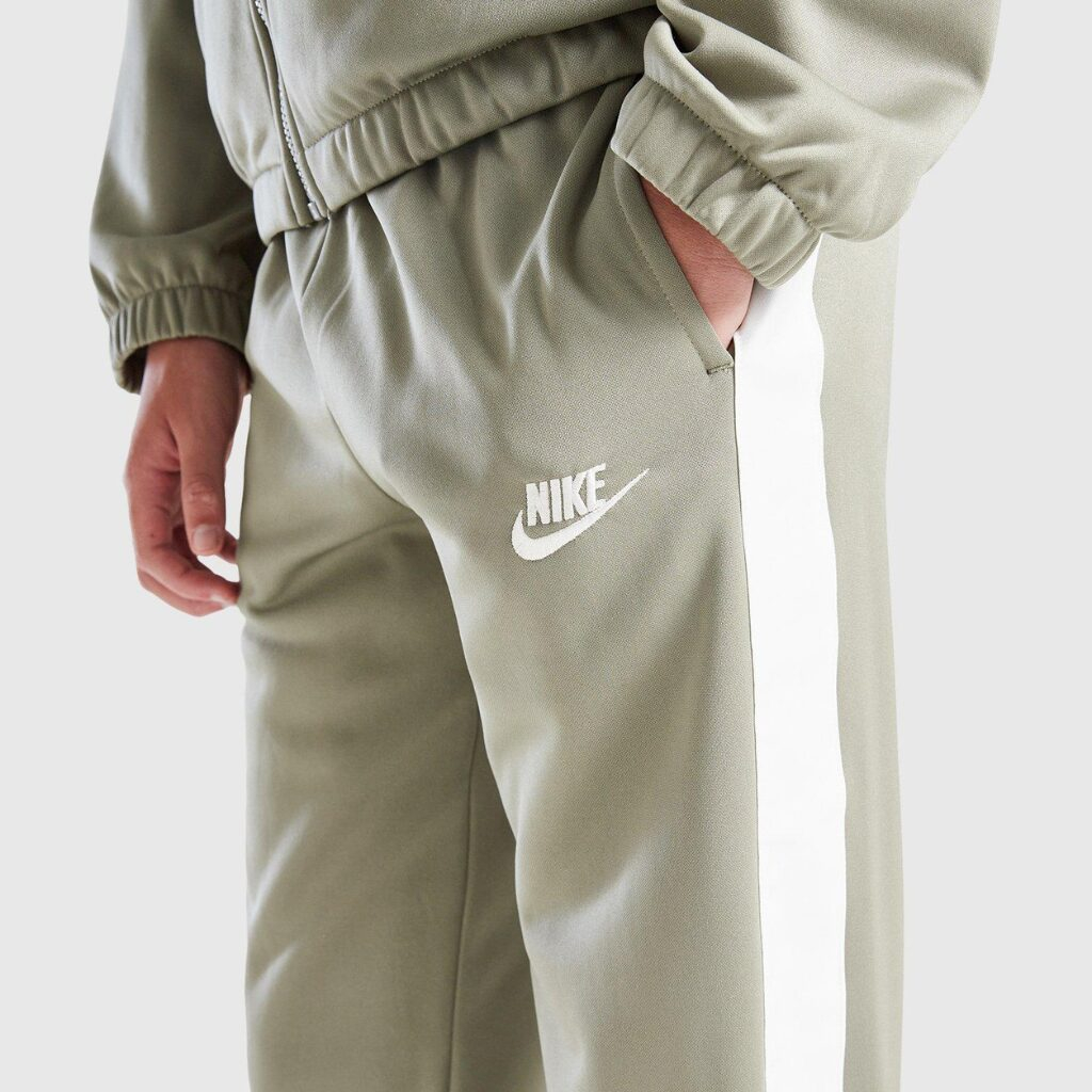 Ensemble de Survêtement Nike Dri-Fit Enfant HQ9316-320 https://mastersportdz.store original Algerie DZ Ensemble de Survêtement Nike Dri-Fit Enfant HQ9316-320 https://mastersportdz.store original Algerie DZ