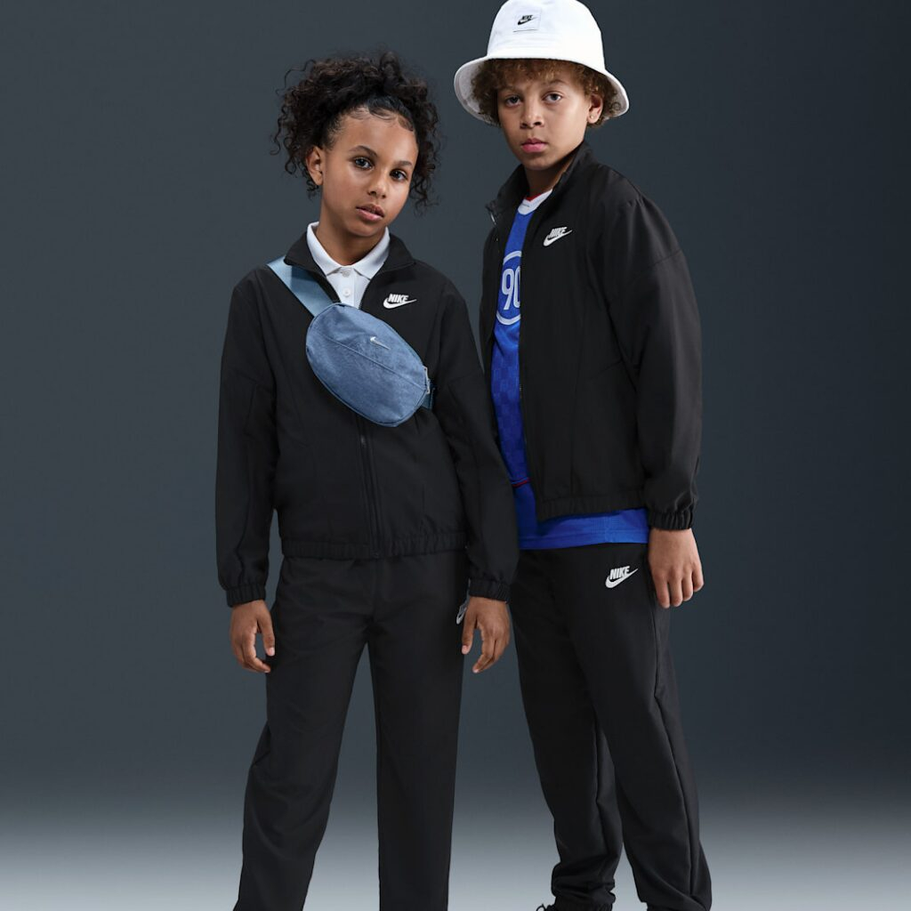 Ensemble de Survêtement Nike Woven Enfant HQ9314-011 https://mastersportdz.store original Algerie DZ Ensemble de Survêtement Nike Woven Enfant HQ9314-011 https://mastersportdz.store original Algerie DZ