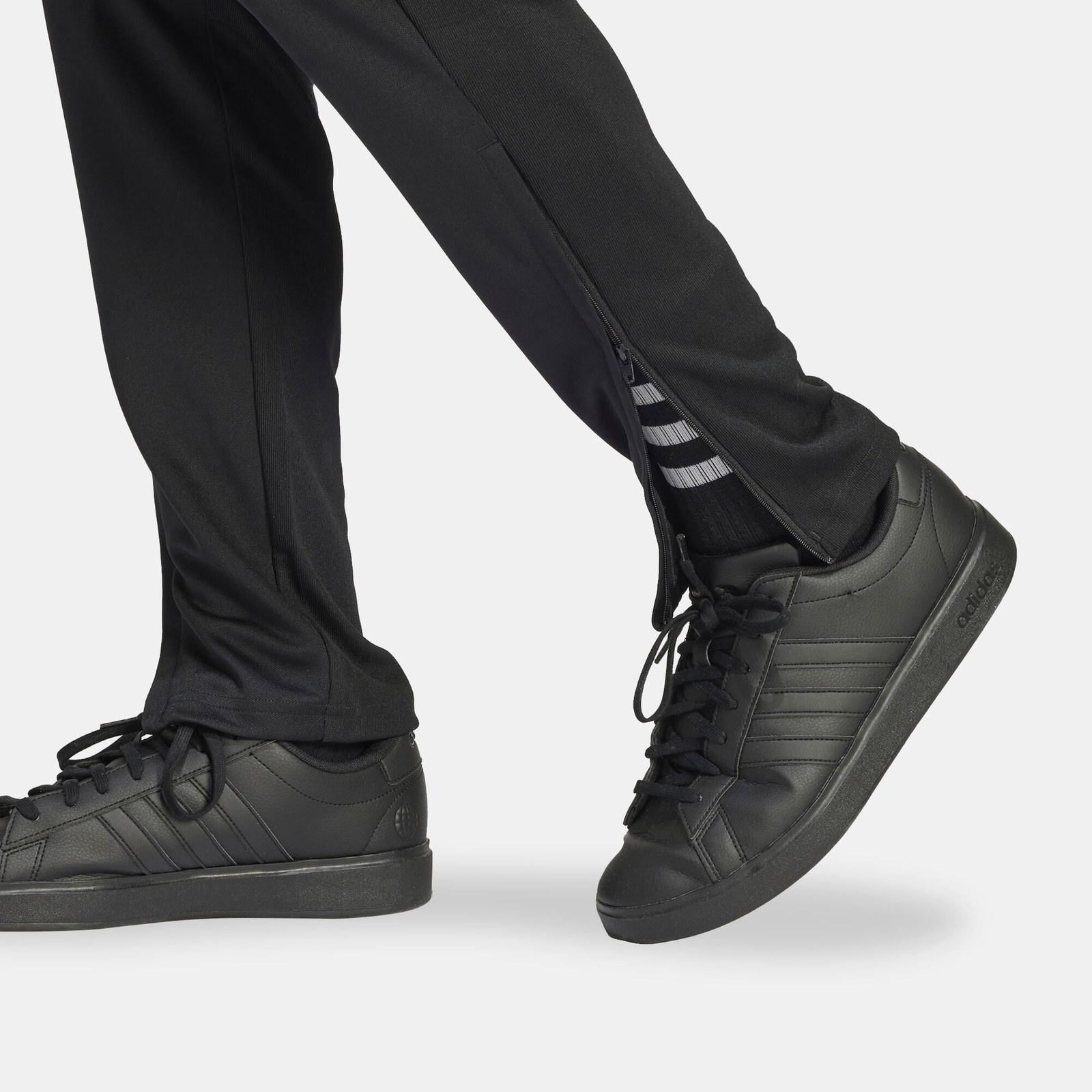 Ensemble de Survêtement Adidas Sereno AEROREADY IR7843 https://mastersportdz.store original Algerie DZ Ensemble de Survêtement Adidas Sereno AEROREADY IR7843 https://mastersportdz.store original Algerie DZ