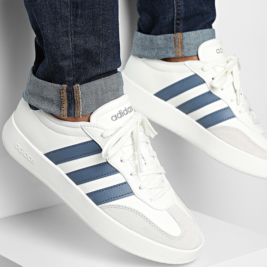 Basket Adidas Barreda JR1318 https://mastersportdz.store original Algerie DZ