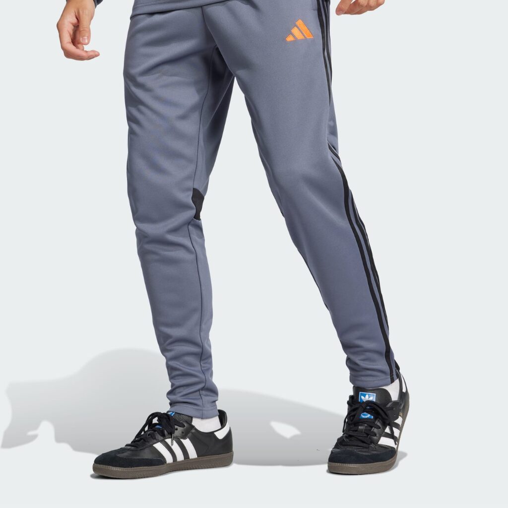 Ensemble Adidas Tiro 25 Essentials: T-shirt et pantalon pour Homme JD0444 https://mastersportdz.store original Algerie DZ Ensemble Adidas Tiro 25 Essentials: T-shirt et pantalon pour Homme JD0444 https://mastersportdz.store original Algerie DZ