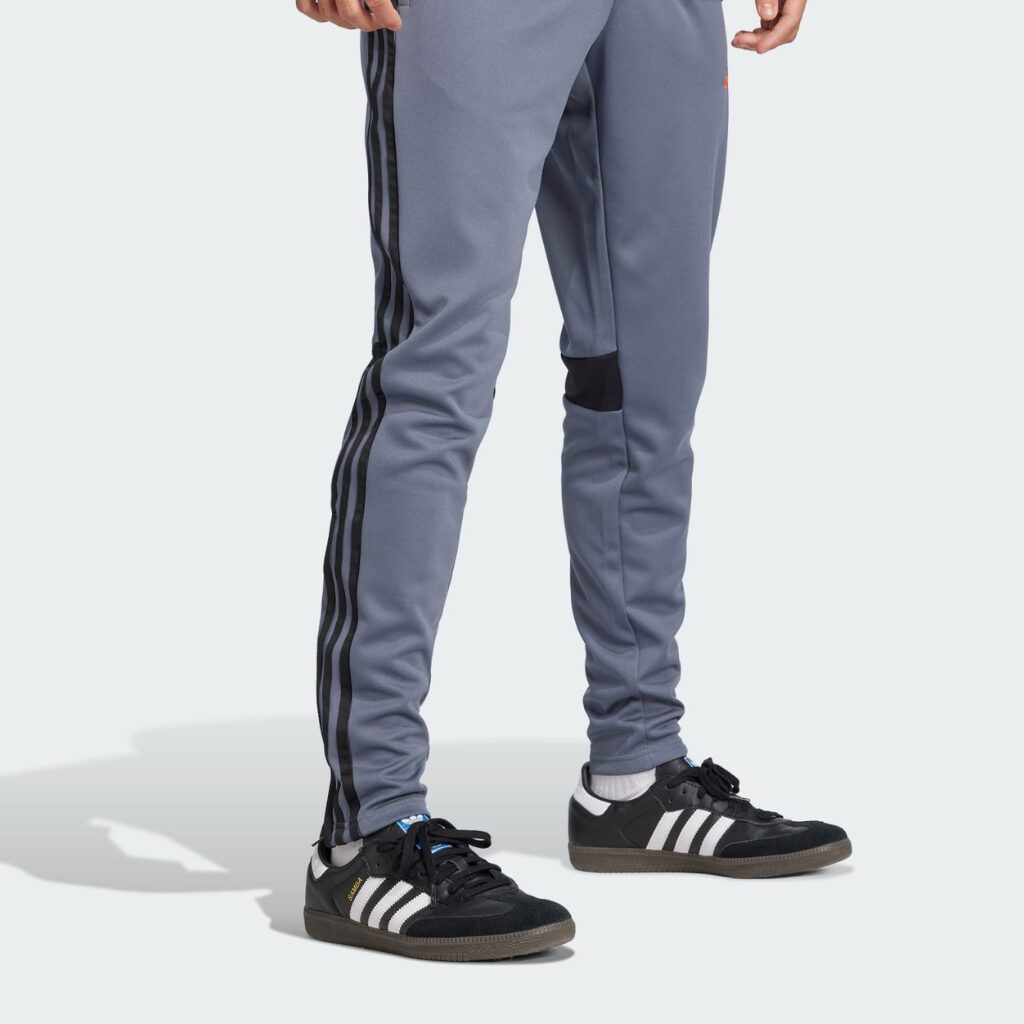 Ensemble Adidas Tiro 25 Essentials: T-shirt et pantalon pour Homme JD0444 https://mastersportdz.store original Algerie DZ Ensemble Adidas Tiro 25 Essentials: T-shirt et pantalon pour Homme JD0444 https://mastersportdz.store original Algerie DZ