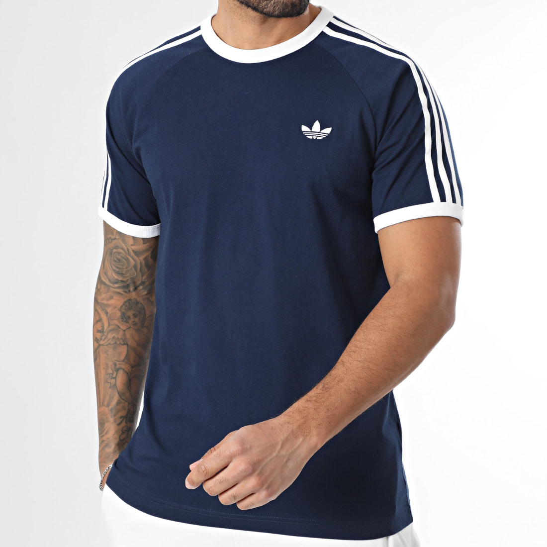 T-shirt Adidas 3 Bandes KE3536 https://mastersportdz.store original Algerie DZ T-shirt Adidas 3 Bandes KE3536 https://mastersportdz.store original Algerie DZ