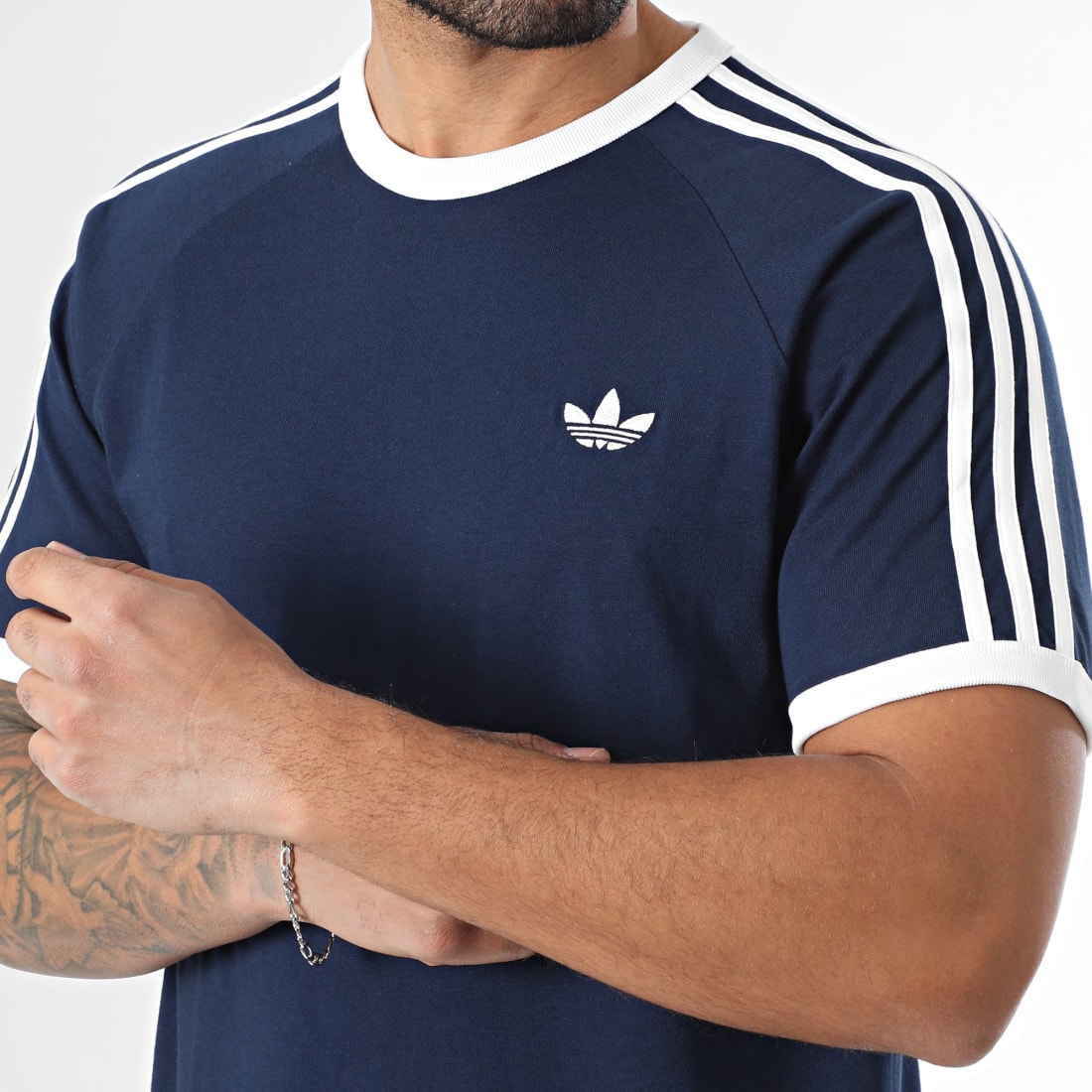 T-shirt Adidas 3 Bandes KE3536 https://mastersportdz.store original Algerie DZ T-shirt Adidas 3 Bandes KE3536 https://mastersportdz.store original Algerie DZ