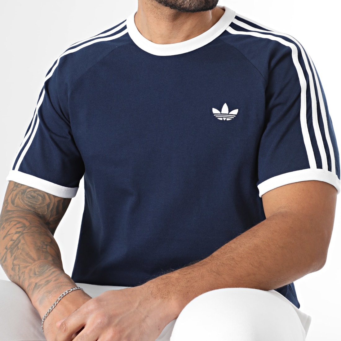 T-shirt Adidas 3 Bandes KE3536 https://mastersportdz.store original Algerie DZ T-shirt Adidas 3 Bandes KE3536 https://mastersportdz.store original Algerie DZ