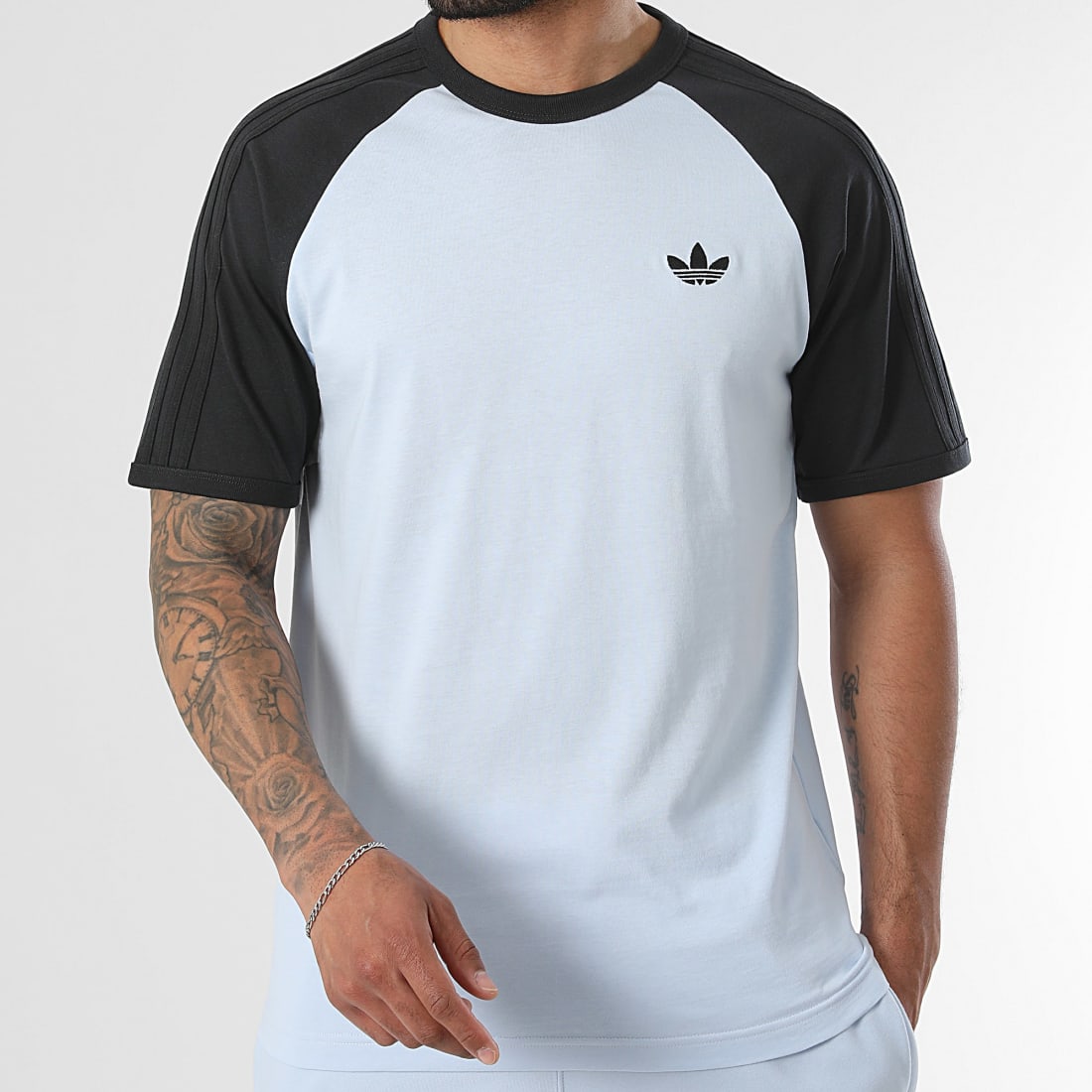 T-shirt Adidas 3 Bandes KE2423 https://mastersportdz.store original Algerie DZ T-shirt Adidas 3 Bandes KE2423 https://mastersportdz.store original Algerie DZ