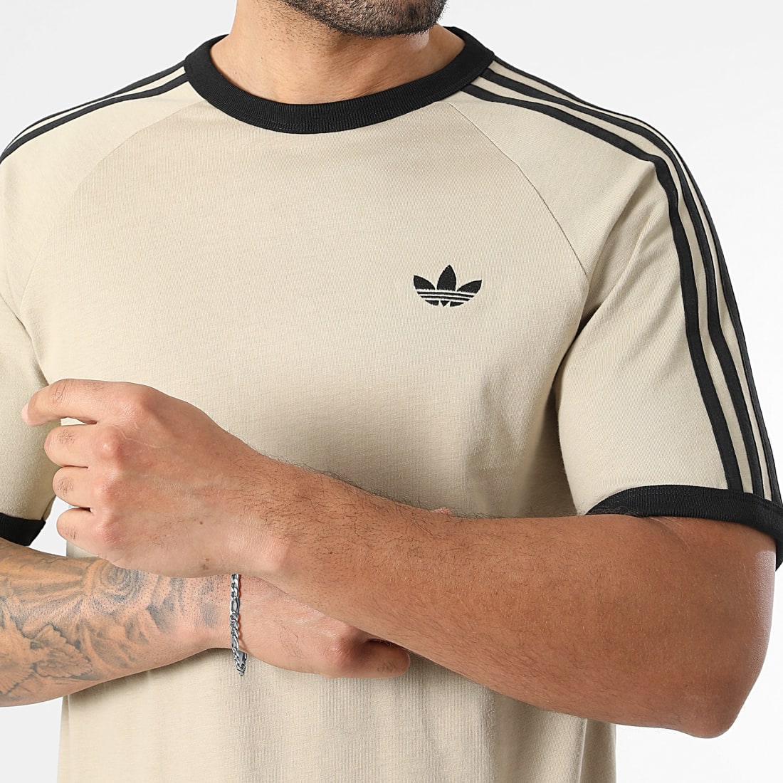 T-shirt Adidas 3 Bandes KE7964 https://mastersportdz.store original Algerie DZ T-shirt Adidas 3 Bandes KE7964 https://mastersportdz.store original Algerie DZ