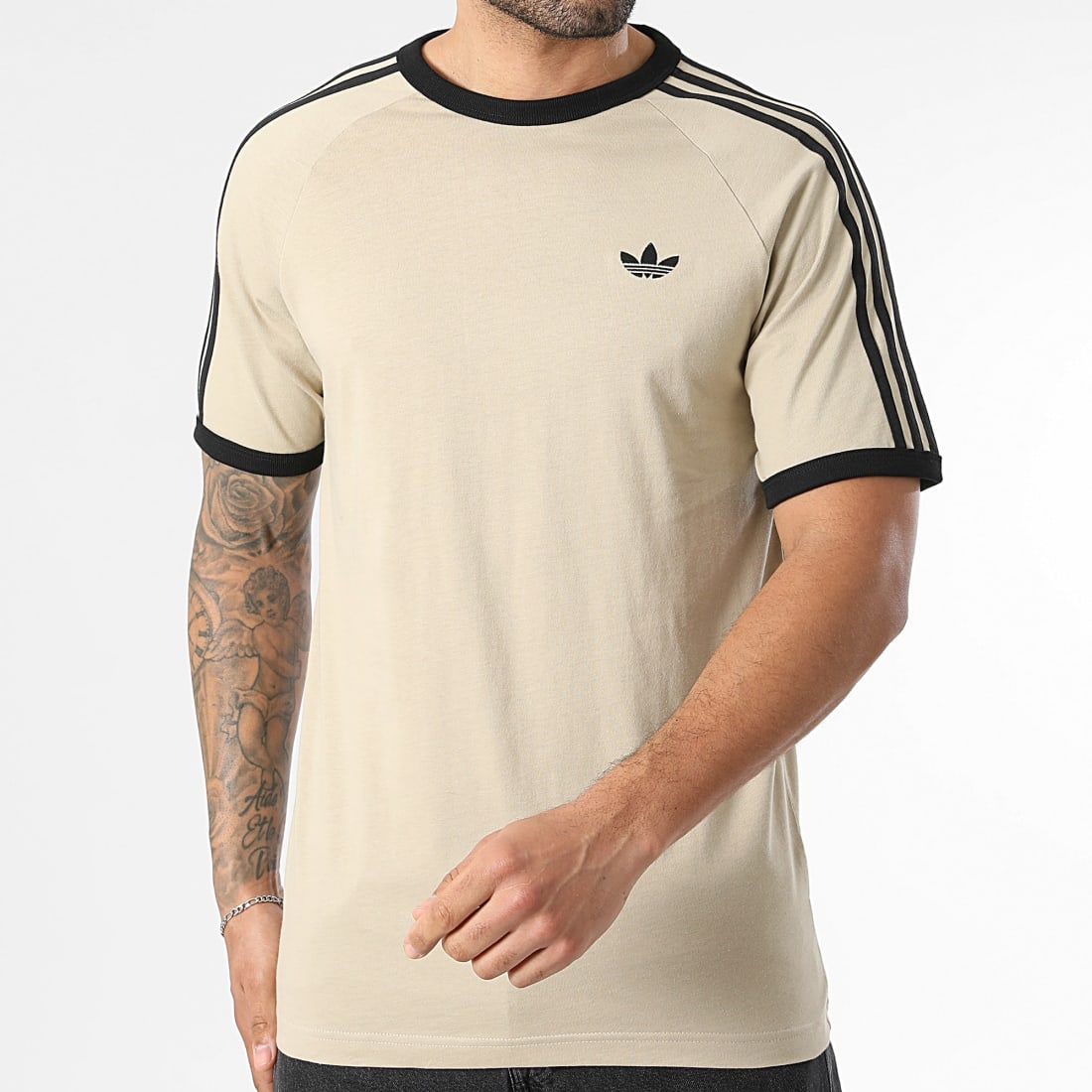 T-shirt Adidas 3 Bandes KE7964 https://mastersportdz.store original Algerie DZ T-shirt Adidas 3 Bandes KE7964 https://mastersportdz.store original Algerie DZ