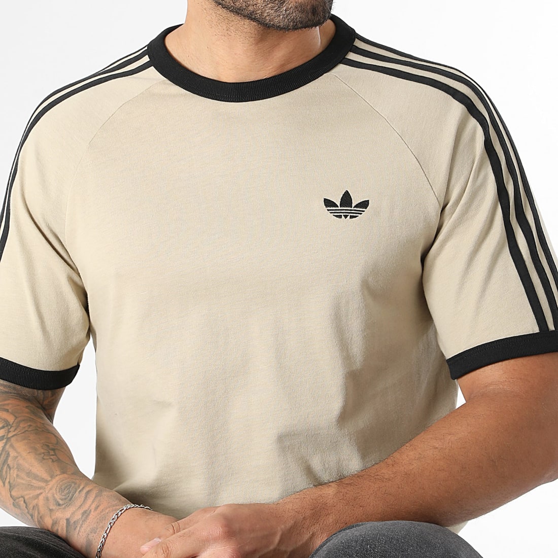 T-shirt Adidas 3 Bandes KE7964 https://mastersportdz.store original Algerie DZ T-shirt Adidas 3 Bandes KE7964 https://mastersportdz.store original Algerie DZ