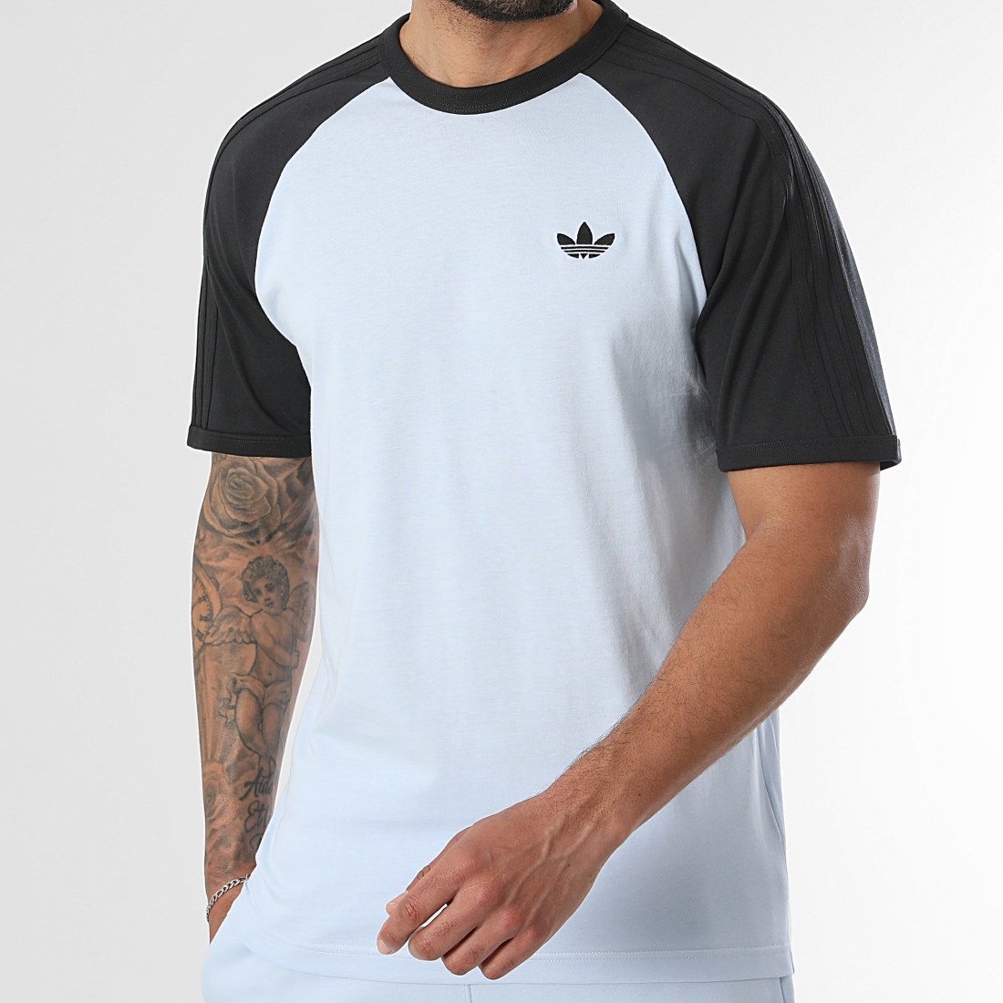 T-shirt Adidas 3 Bandes KE2423 https://mastersportdz.store original Algerie DZ T-shirt Adidas 3 Bandes KE2423 https://mastersportdz.store original Algerie DZ
